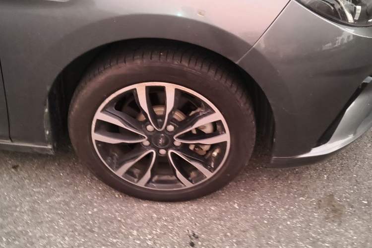 Used JAC Group J7 2020 1.5T CVT Dream Edition Right Front Wheel Hub