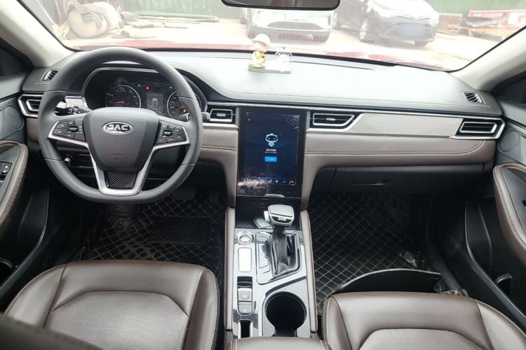 Used JAC Group J7 2020 1.5T CVT Elite Model Center Console