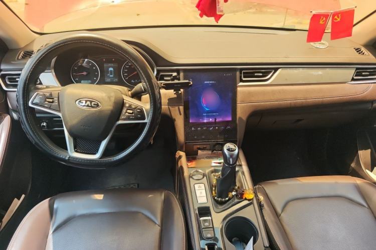 Used JAC Group J7 2020 1.5T Manual Elite Edition Center Console