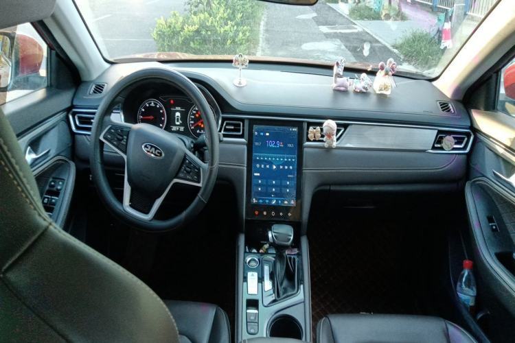 Used JAC Group J7 2020 1.5T CVT Elite Model Center Console