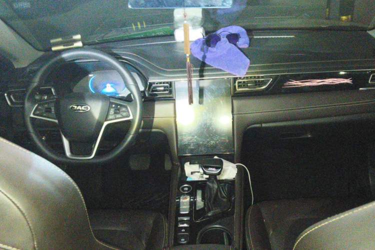 Used JAC Group J7 2020 1.5T CVT Beyond+ Trim Center Console