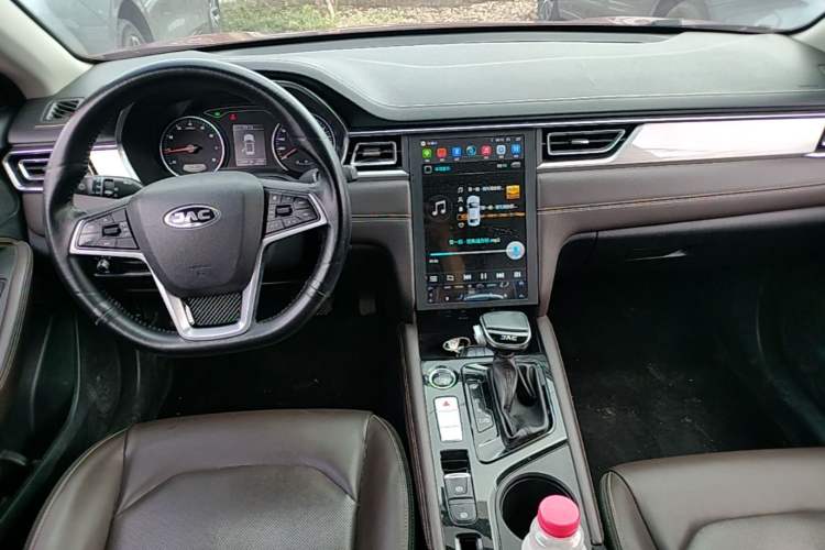 Used JAC Group J7 2020 1.5T CVT Elite Model Center Console