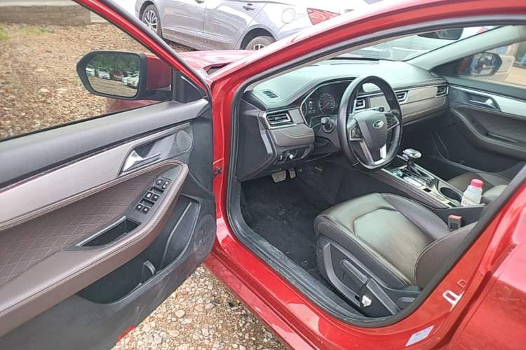 Used JAC Group J7 2020 1.5T CVT Elite Model Driver Seat