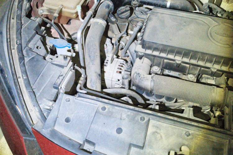 Used JAC Group J7 2020 1.5T CVT Beyond+ Trim Engine Bay Right