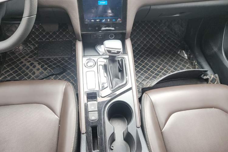 Used JAC Group J7 2020 1.5T CVT Elite Model Gear Lever