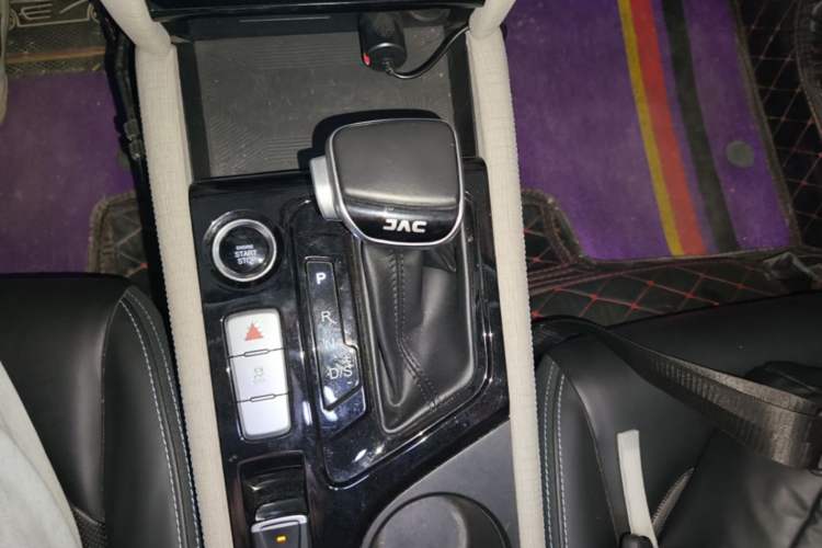Used JAC Group J7 2020 1.5T CVT Dream Edition Gear Lever