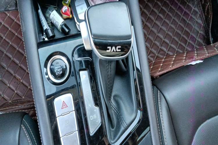 Used JAC Group J7 2020 1.5T CVT Elite Model Gear Lever