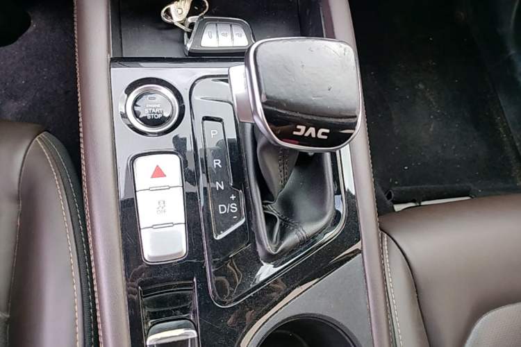 Used JAC Group J7 2020 1.5T CVT Elite Model Gear Lever