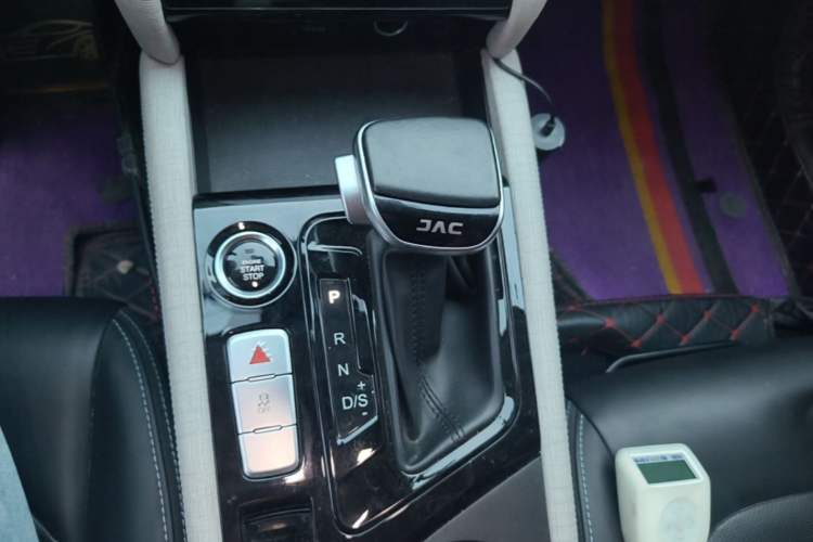 Used JAC Group J7 2020 1.5T CVT Dream Edition Gear Lever