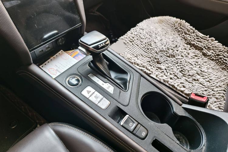 Used JAC Group J7 2020 1.5T CVT Elite Model Interior 2