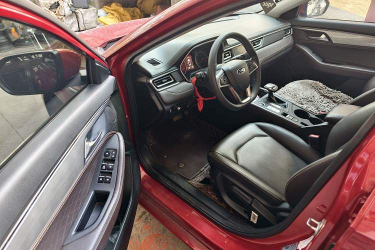 Used JAC Group J7 2020 1.5T CVT Elite Model Interior 3