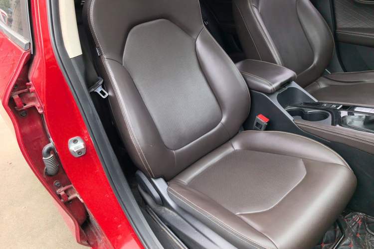 Used JAC Group J7 2020 1.5T CVT Superior Trim Right Front Seat