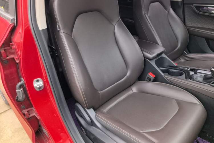 Used JAC Group J7 2020 1.5T CVT Superior Trim Right Front Seat