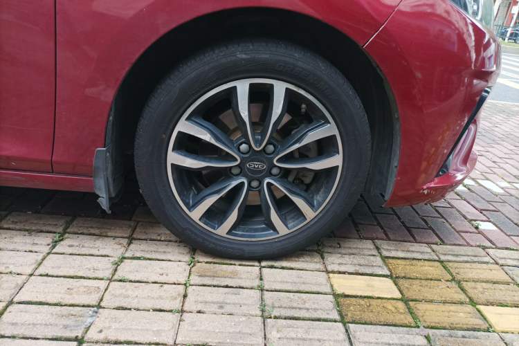 Used JAC Group J7 2020 1.5T CVT Elite Model Right Front Wheel Hub