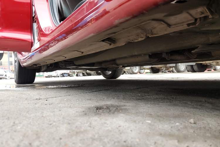 Used JAC Group J7 2020 1.5T CVT Elite Model Right Side Sill