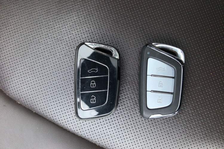 Used JAC Group J7 2020 1.5T CVT Superior Trim Vehicle Key