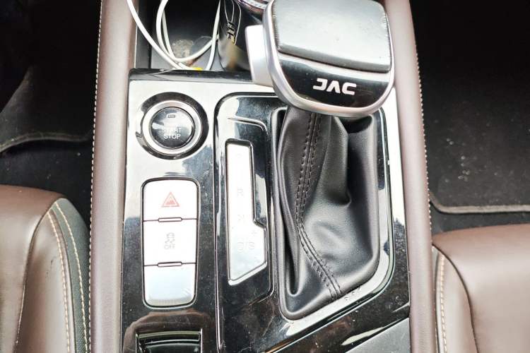 Used JAC Group J7 2020 1.5T CVT Superior Trim Gear Lever