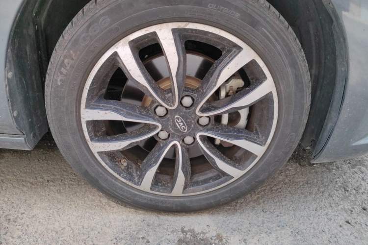 Used JAC Group J7 2020 1.5T CVT Elite Model Right Front Wheel Hub