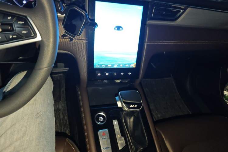 Used JAC Group J7 2020 1.5T CVT Elite Model Audio And AC Panel