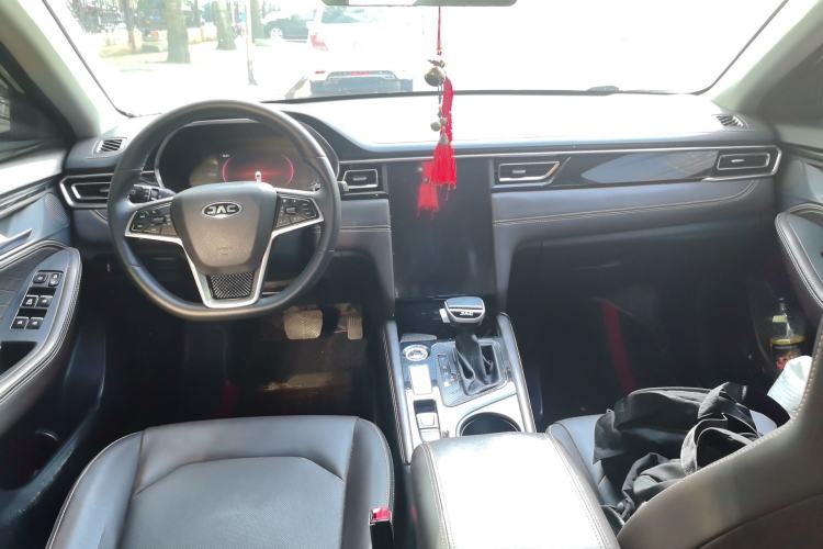 Used JAC Group J7 2020 1.5T CVT Superior Trim Center Console