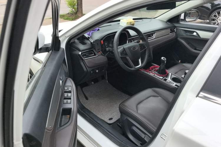 Used JAC Group J7 2020 1.5T Manual Elite Edition Driver Seat
