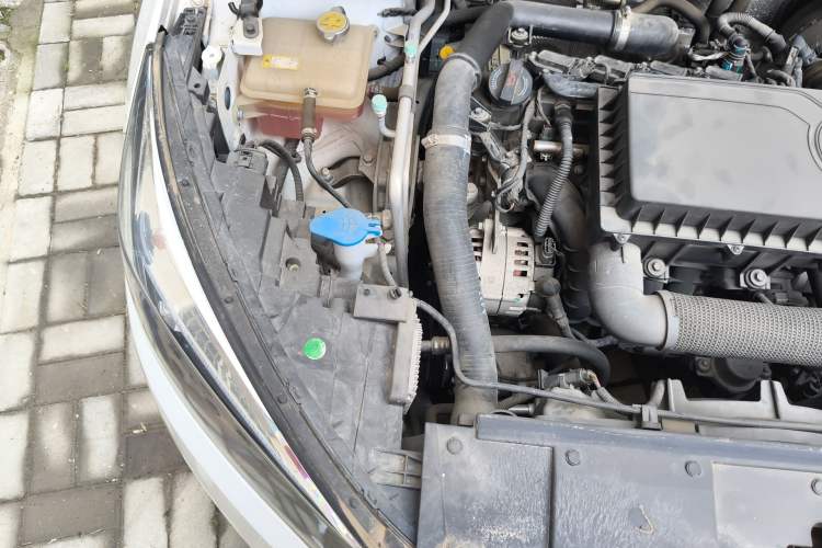Used JAC Group J7 2020 1.5T CVT Superior Trim Engine Bay Right