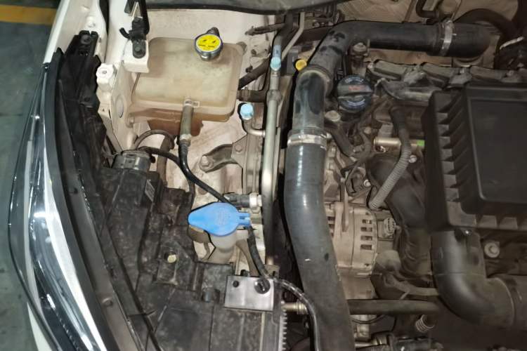 Used JAC Group J7 2020 1.5T CVT Superior Trim Engine Bay Right