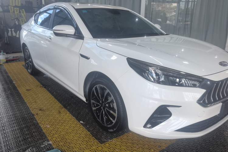 Used JAC Group J7 2020 1.5T CVT Superior Trim Exterior 2