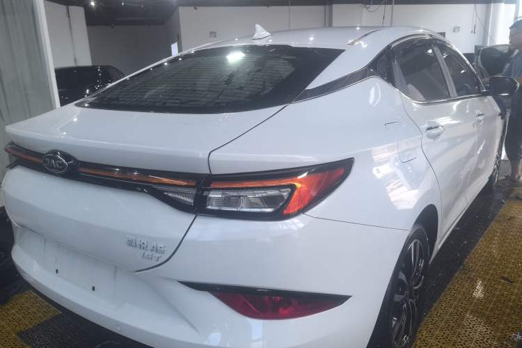 Used JAC Group J7 2020 1.5T CVT Superior Trim Exterior 3
