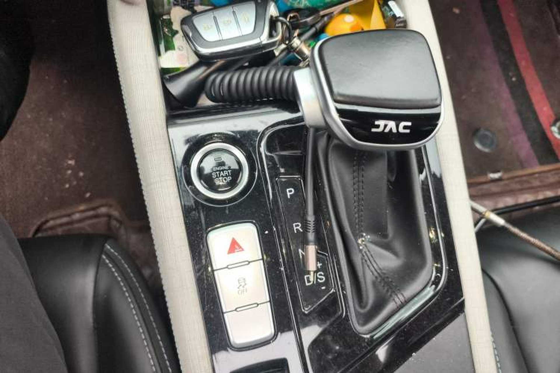 Used JAC Group J7 2020 1.5T CVT Dream Edition Gear Lever