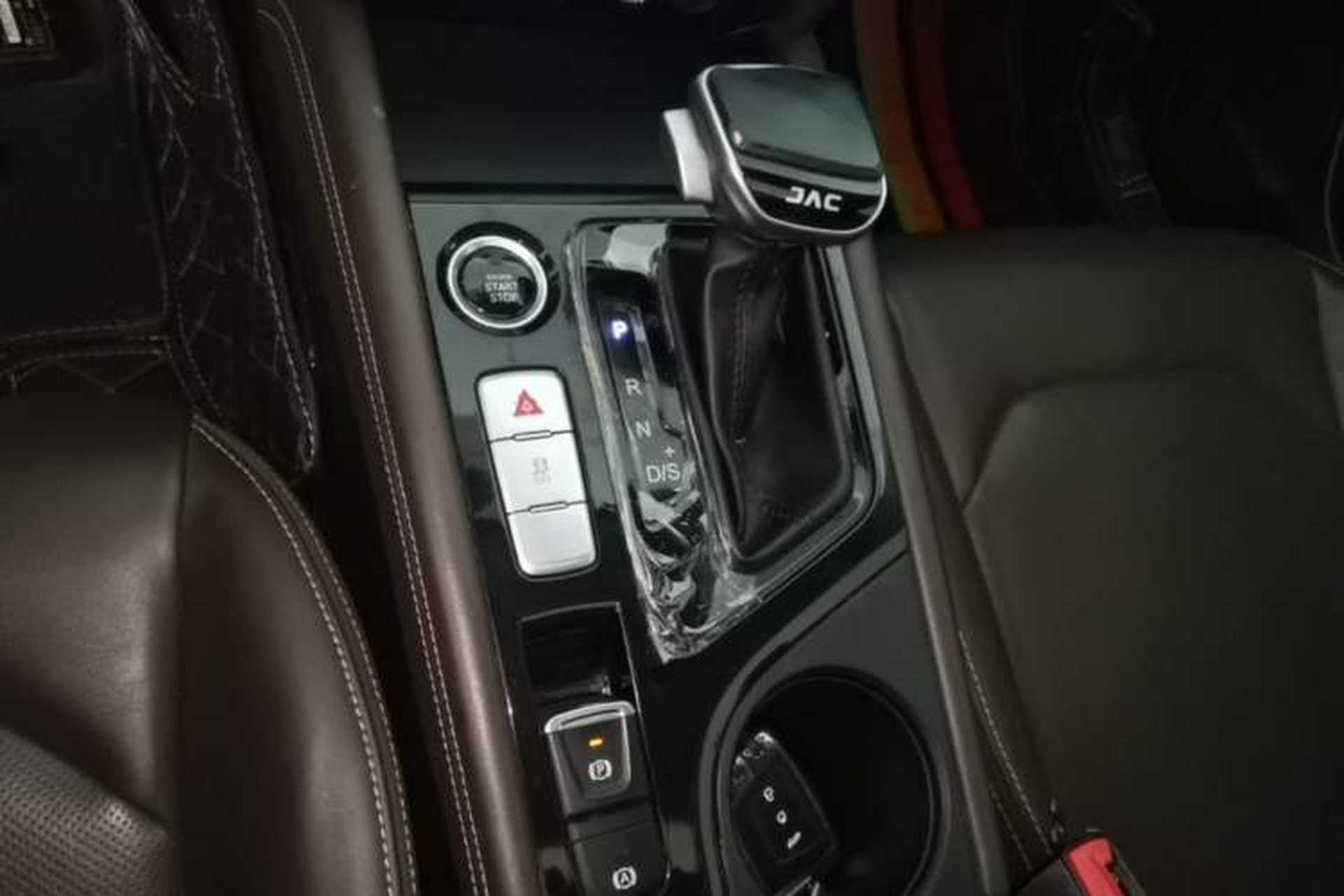 Used JAC Group J7 2020 1.5T CVT Elite Model Gear Lever