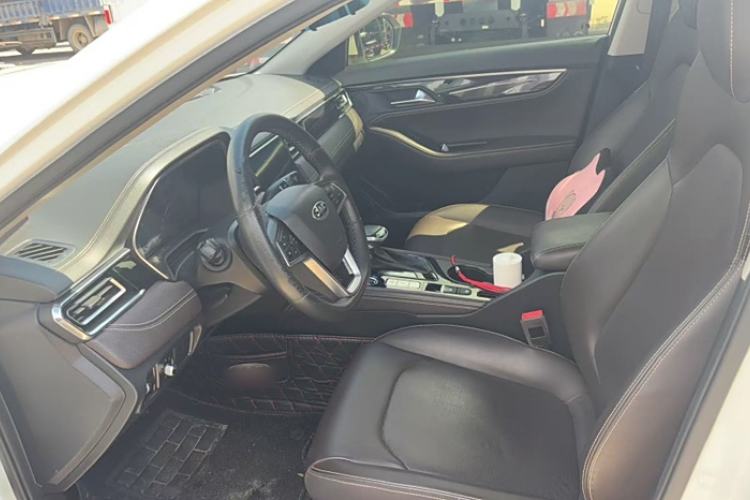Used JAC Group J7 2020 1.5T CVT Superior Trim Interior 2