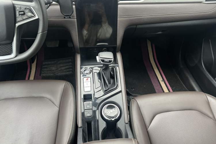 Used JAC Group J7 2020 1.5T CVT Elite Model Interior 2