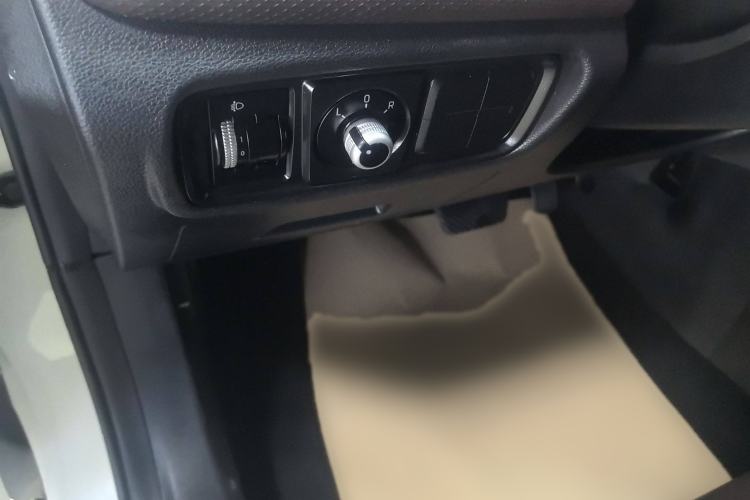Used JAC Group J7 2020 1.5T CVT Superior Trim Interior 5