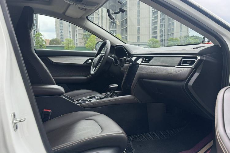 Used JAC Group J7 2020 1.5T CVT Elite Model Interior 5