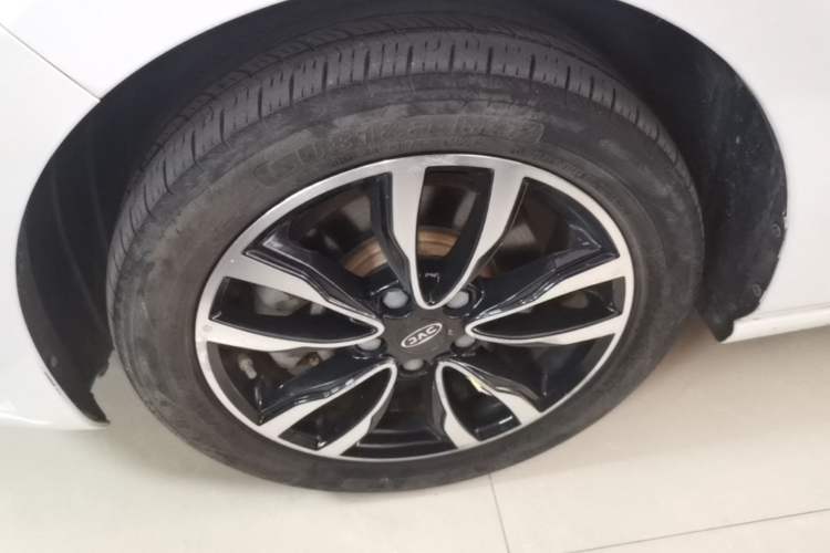 Used JAC Group J7 2020 1.5T CVT Elite Model Left Front Wheel Hub