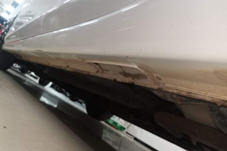 Used JAC Group J7 2020 1.5T CVT Elite Model Left Side Sill