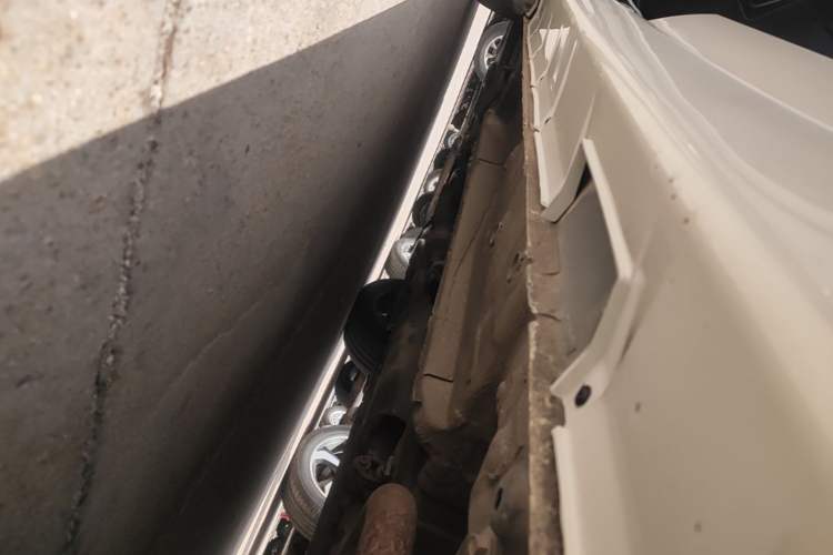 Used JAC Group J7 2020 1.5T CVT Beyond+ Trim Left Side Sill