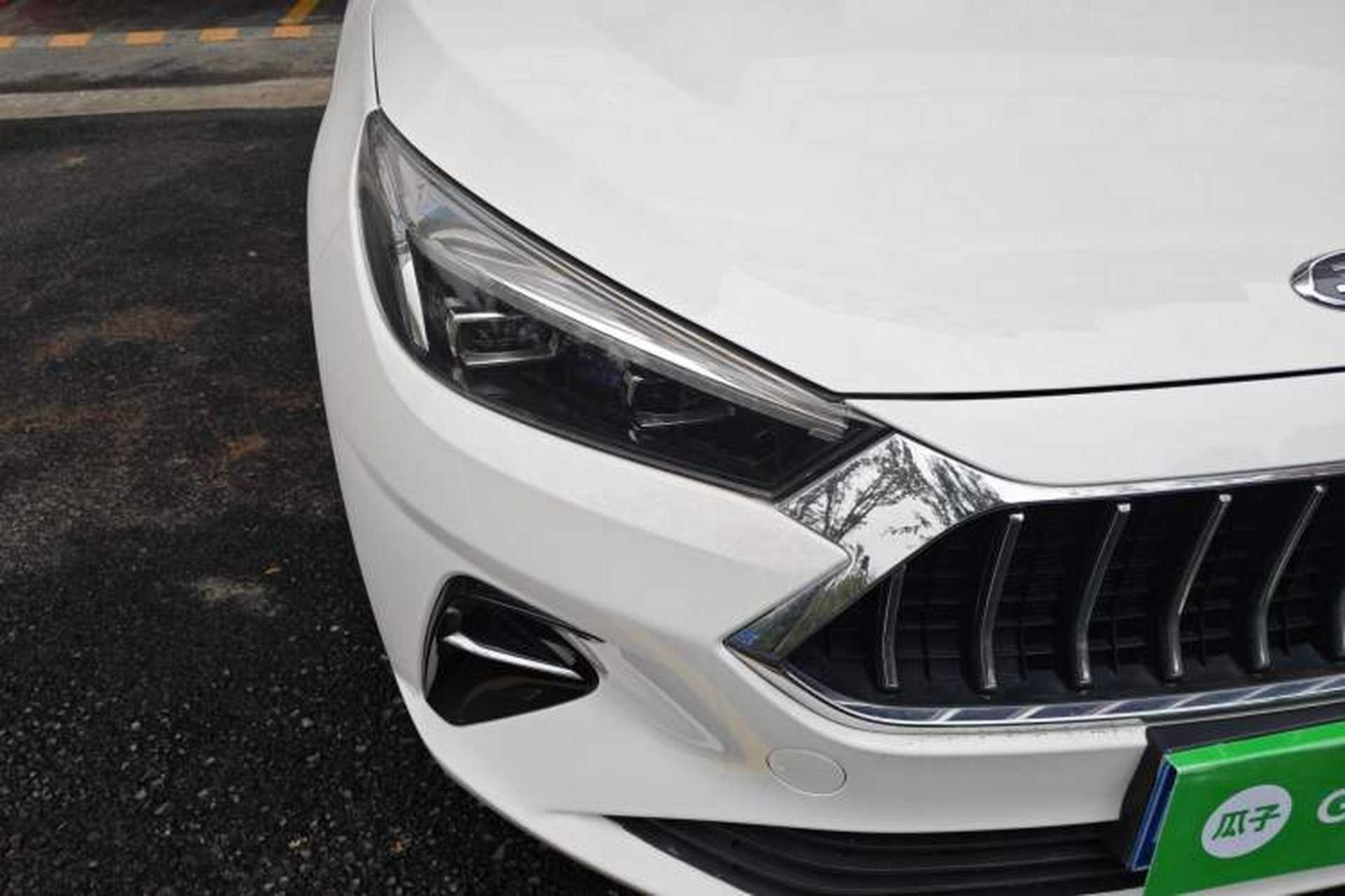 Used JAC Group J7 2020 1.5T CVT Beyond+ Trim Right Front Headlight