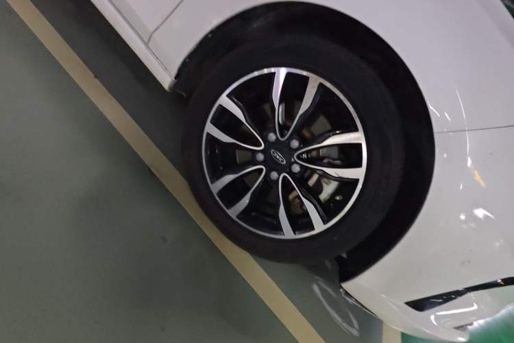 Used JAC Group J7 2020 1.5T CVT Elite Model Right Front Wheel Hub