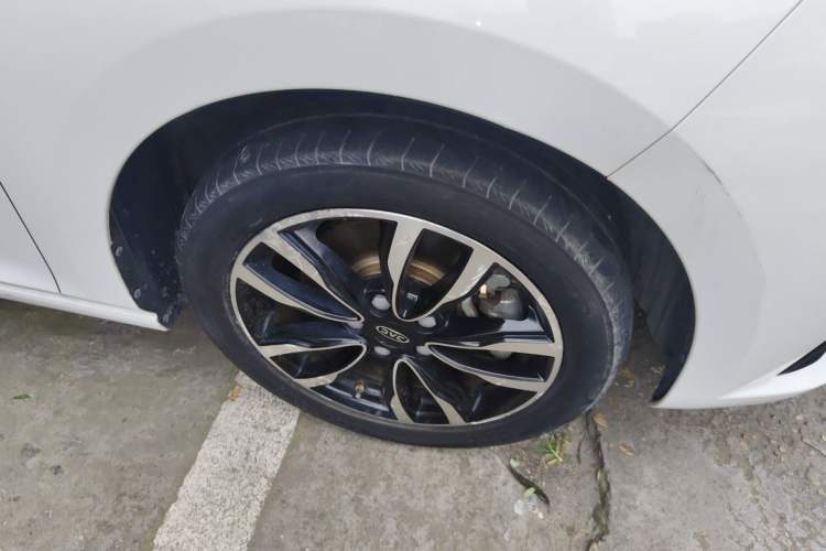 Used JAC Group J7 2020 1.5T CVT Superior Trim Right Front Wheel Hub