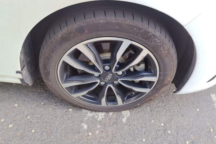 Used JAC Group J7 2020 1.5T CVT Superior Trim Right Front Wheel Hub