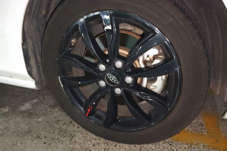 Used JAC Group J7 2020 1.5T CVT Superior Trim Right Front Wheel Hub