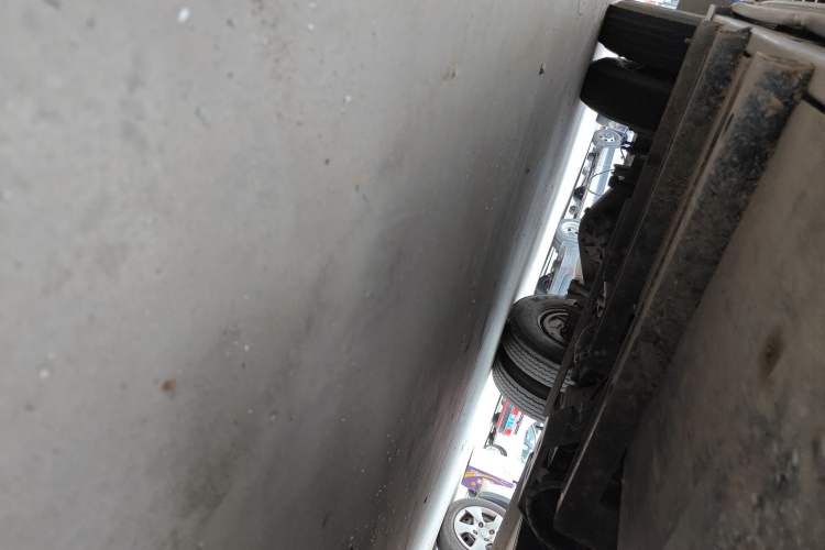 Used JAC Group Kaida U7  Chassis Front Right