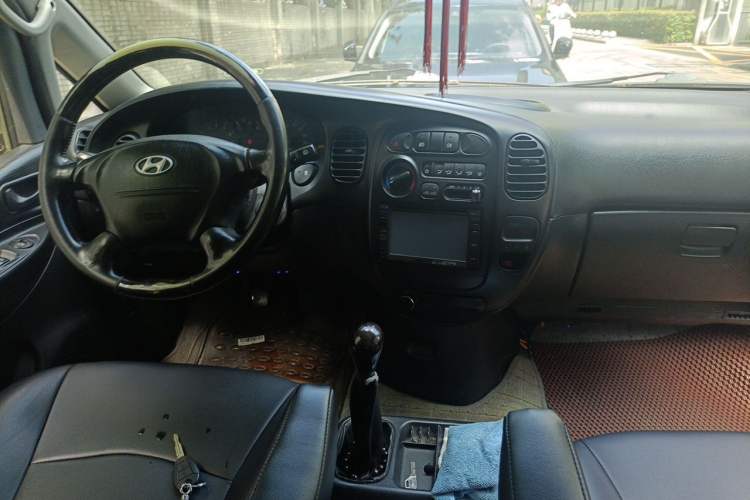 Used JAC Group Refine 2008 2.0L Shuttle Gasoline Basic Model with Front and Rear Air Conditioning Center Console