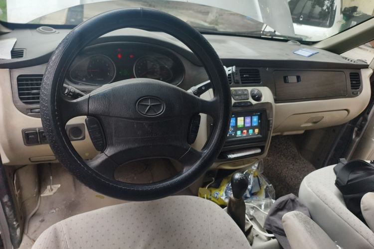 Used JAC Group Refine 2008 2.4L Colorful Journey Gasoline Manual Standard Version HFC4GA1-C Center Console