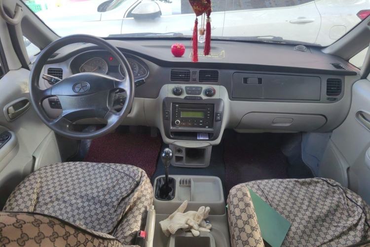 Used JAC Group Refine 2008 2.4L Colorful Journey Gasoline Manual Basic Version HFC4GA1-C Center Console