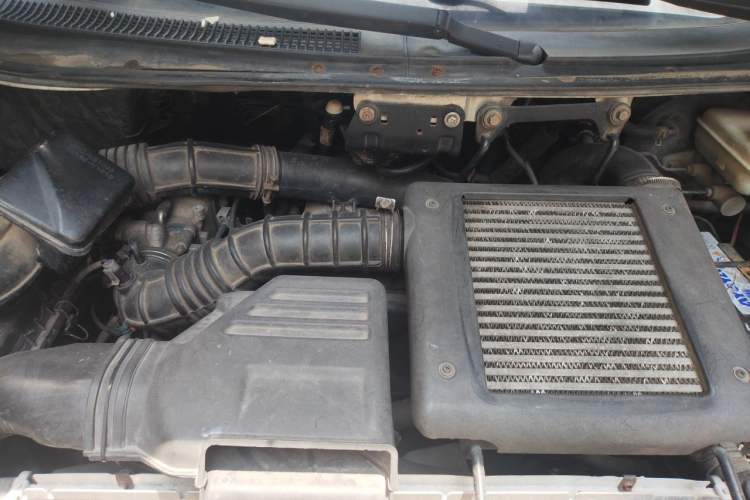 Used JAC Group Refine 2008 2.0L Shuttle Gasoline Basic Version with Single Air Conditioner Engine Bay