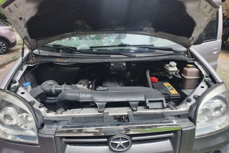Used JAC Group Refine 2008 2.4L Colorful Journey Gasoline Manual Standard Version HFC4GA1-C Engine Bay