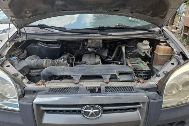 Used JAC Group Refine 2008 2.4L Colorful Journey Gasoline Manual Standard Version HFC4GA1-C Engine Bay